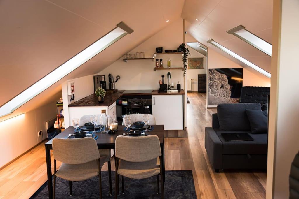 Апартаменти Scenic Penthouse - Ocean View & Skylight Windows Siglufjordur Екстер'єр фото
