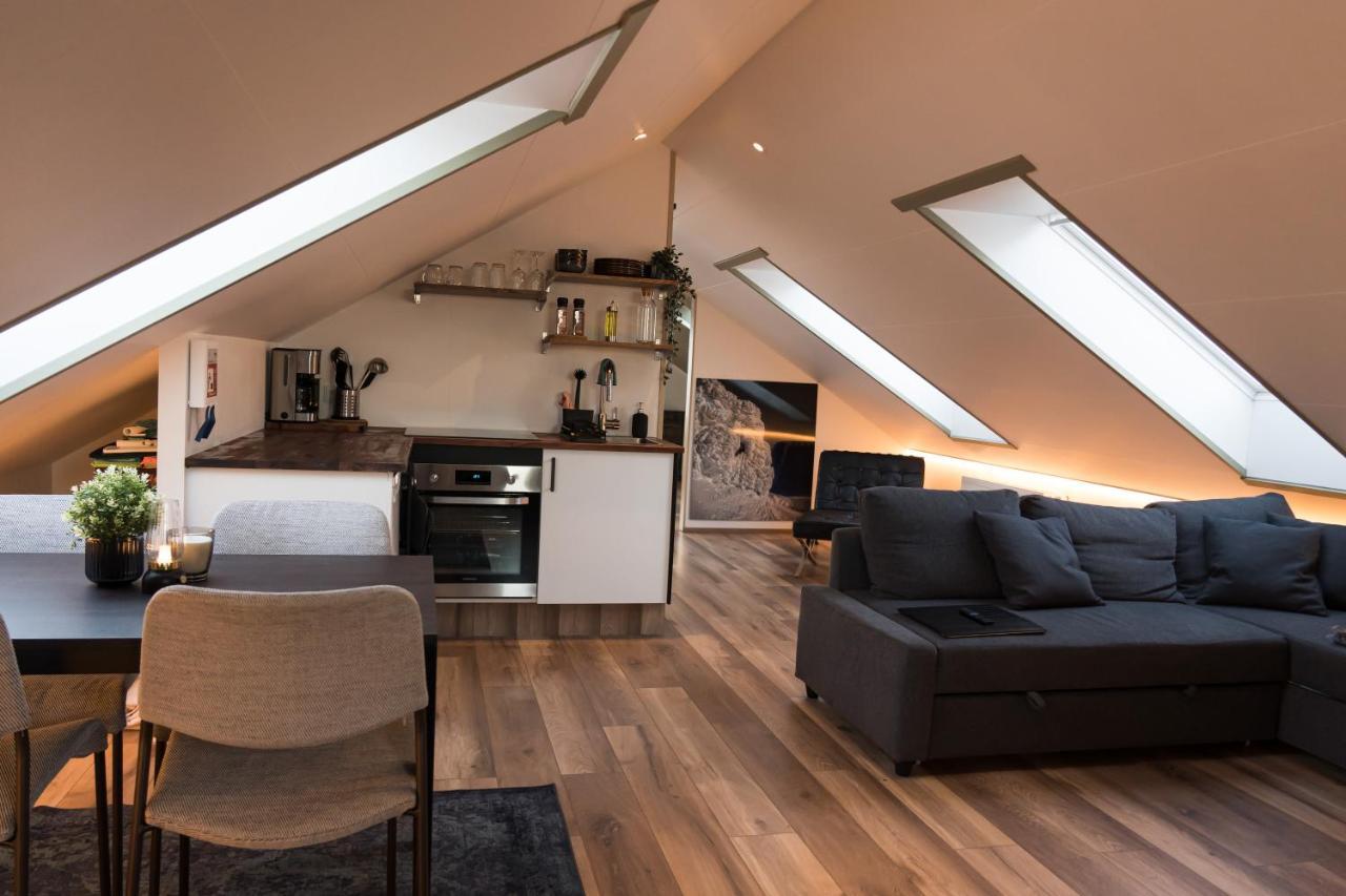 Апартаменти Scenic Penthouse - Ocean View & Skylight Windows Siglufjordur Екстер'єр фото