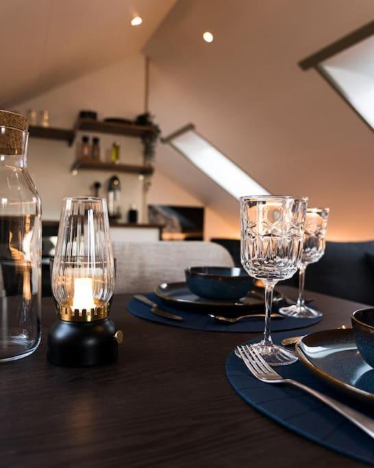 Апартаменти Scenic Penthouse - Ocean View & Skylight Windows Siglufjordur Екстер'єр фото