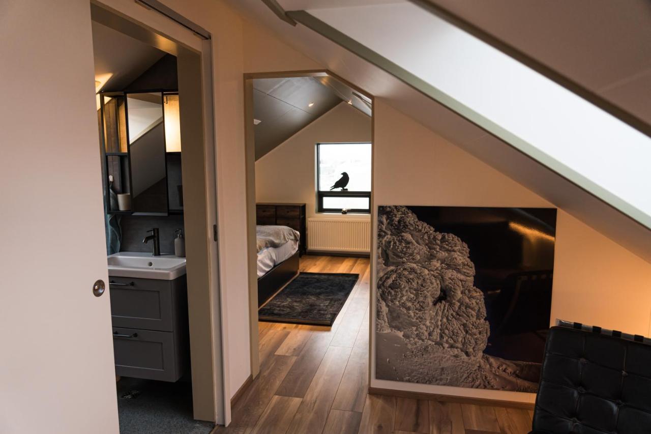 Апартаменти Scenic Penthouse - Ocean View & Skylight Windows Siglufjordur Екстер'єр фото